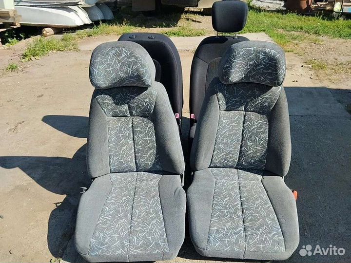 Передние сиденья ваз 2110-2112. Комлект сидений