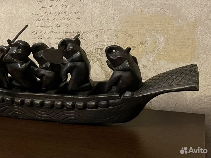 Декоративная статуя слоники на лодочке