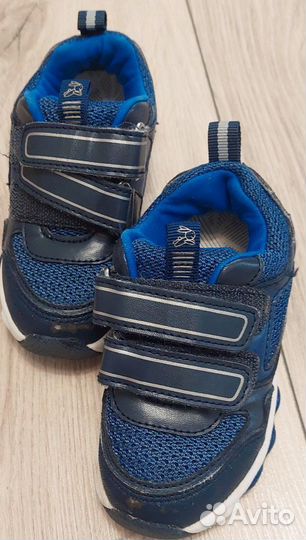 Кроссовки детские 23 размер