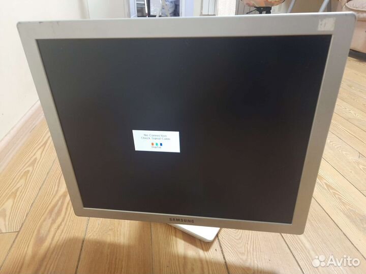 Монитор Samsung