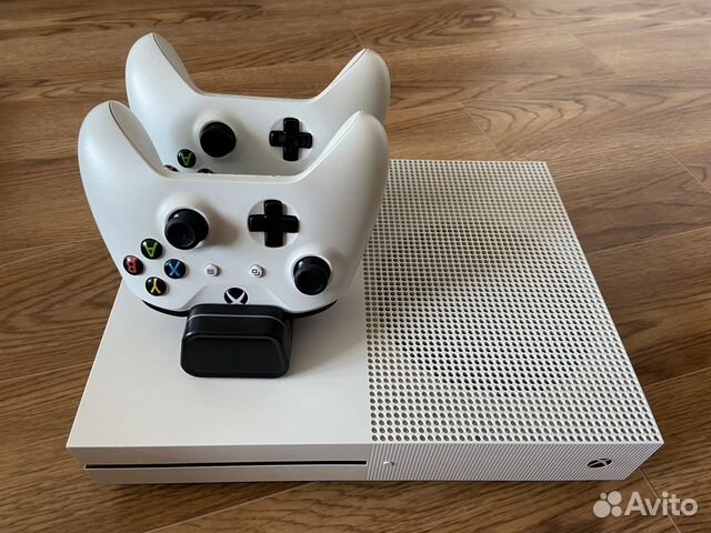 Xbox one s 2 геймпада станция зарядки