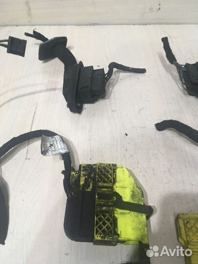 Фишка проема двери BMW 5 F10