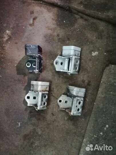 Передний левая петля двери с ограничителем меган 2