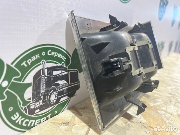 Плафон подсветки салона Volvo Fh4