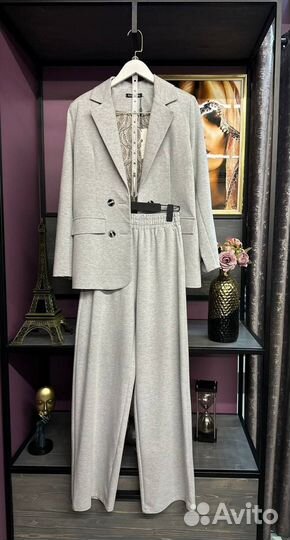 Брючный костюм женский