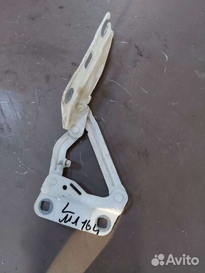 Петля капота на мерседес w164