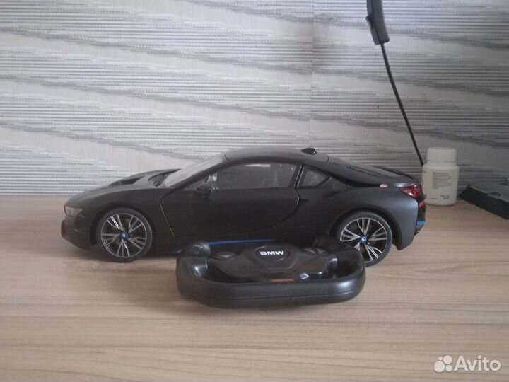 Машина на радиоуправлении BMW i 8