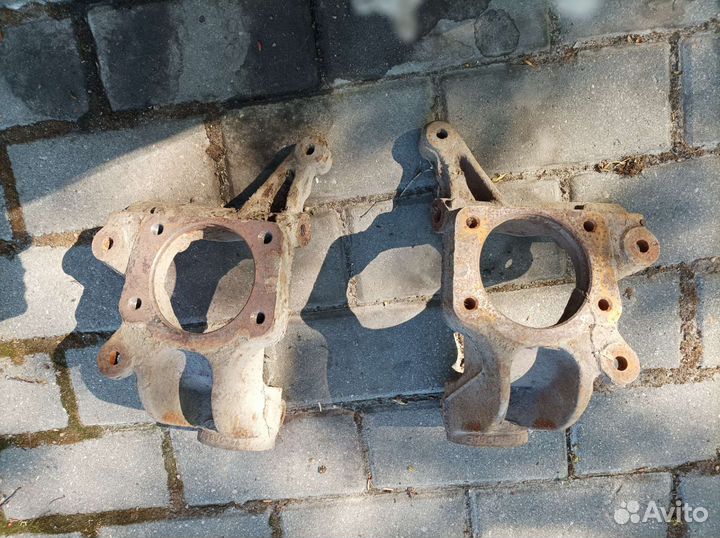 Ford mondeo 3 задний поворотный кулак