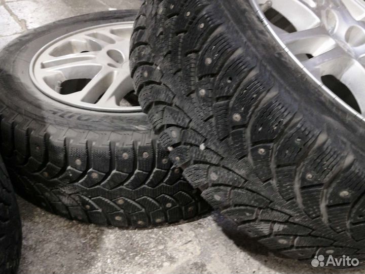 Nokian Tyres Hakkapeliitta 4 215/60 R16