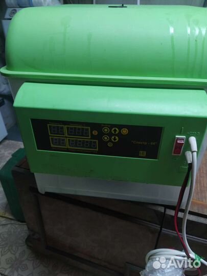 Инкубатор для яиц автоматический