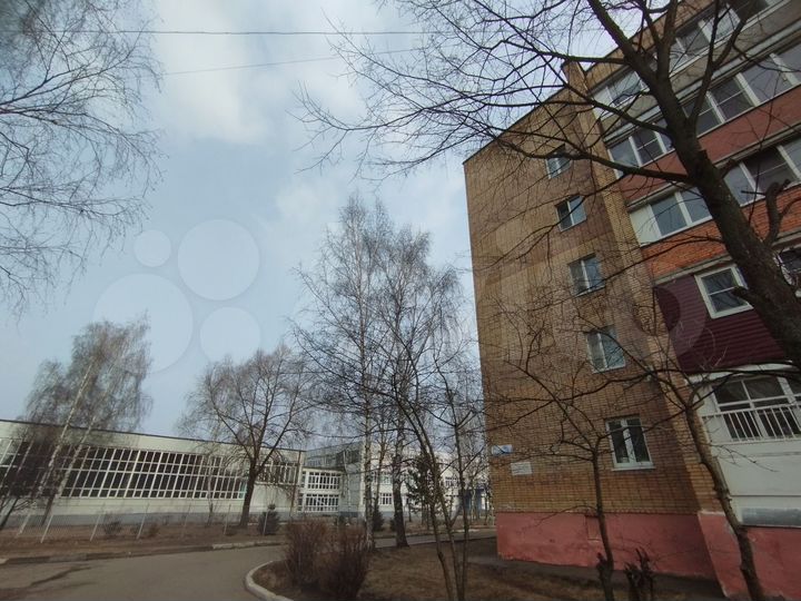 2-к. квартира, 50 м², 1/5 эт.