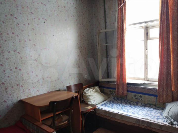 Комната 14 м² в 3-к., 2/2 эт.