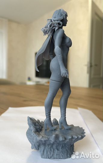 Алая ведьма фигурка