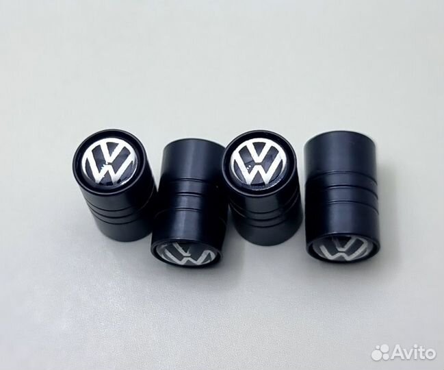 Комплект черных колпачков на ниппель Volkswagen