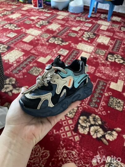 Кроссовки детские