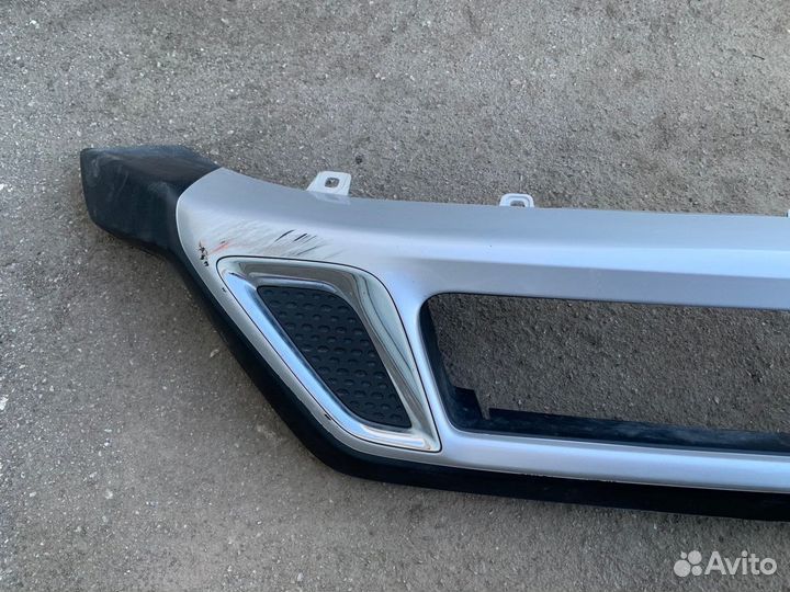 Накладка переднего бампера Outlander 3