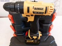 Шуруповерт Dewalt 18В с набором, ударный