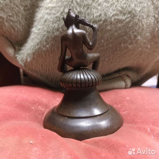 Бронзовый колокольчик