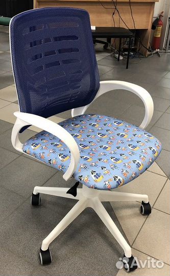 Кресло офисное ирис wheit Kigs