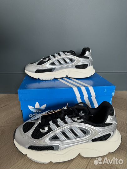 Кроссовки женские adidas