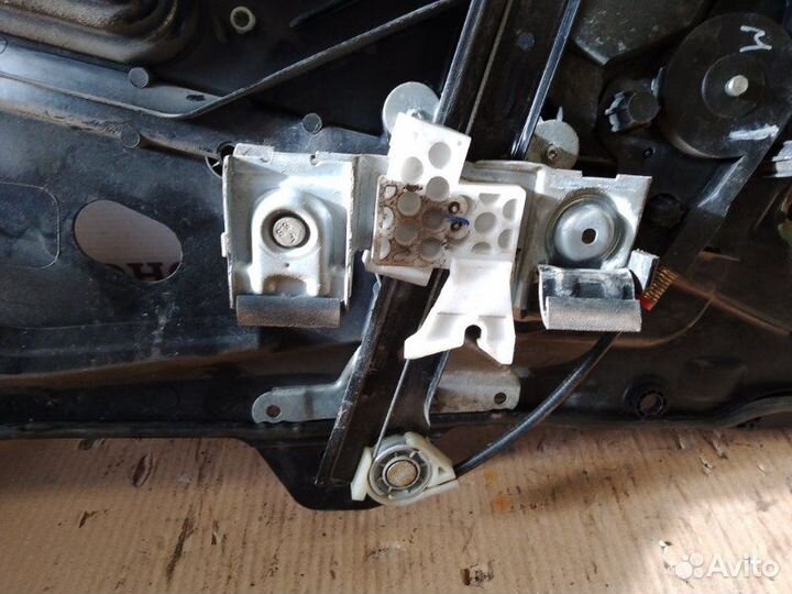 Стеклоподъемник передний левый Ford Fusion 1.4D