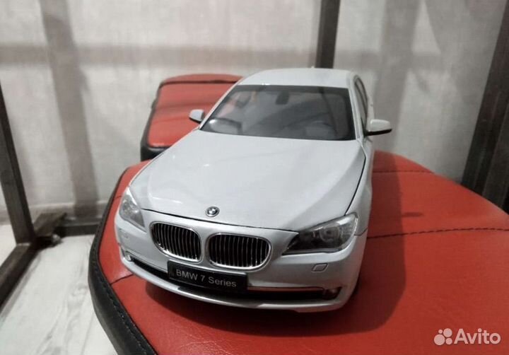BMW 7 Series Long (F02) Kyosho 1/18