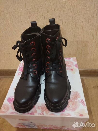 Ботинки кожаные отличные