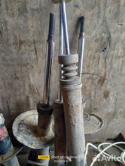 Стойки на renault logan