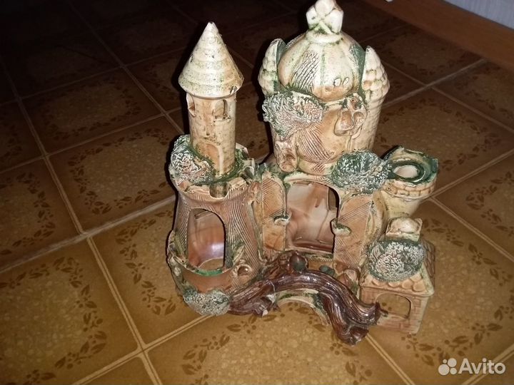 Замок для аквариума