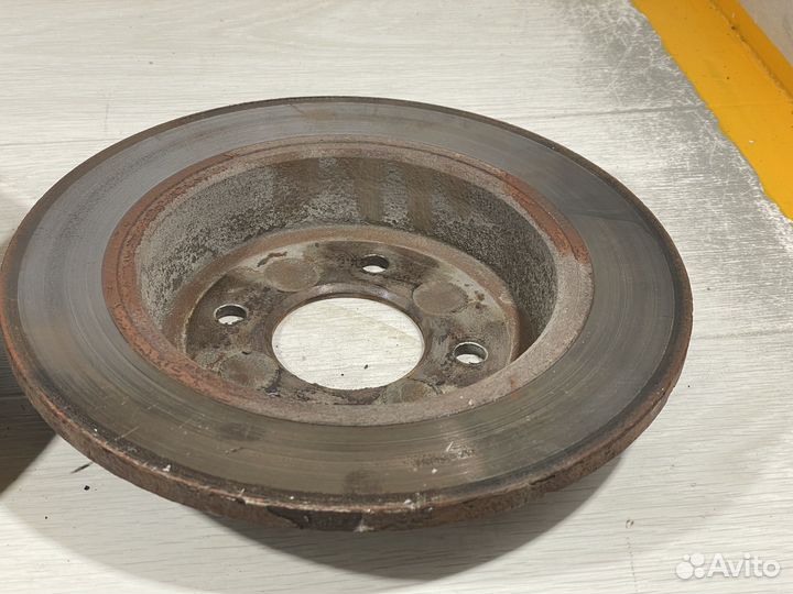 Тормозные диски задние на Hyundai solaris 1