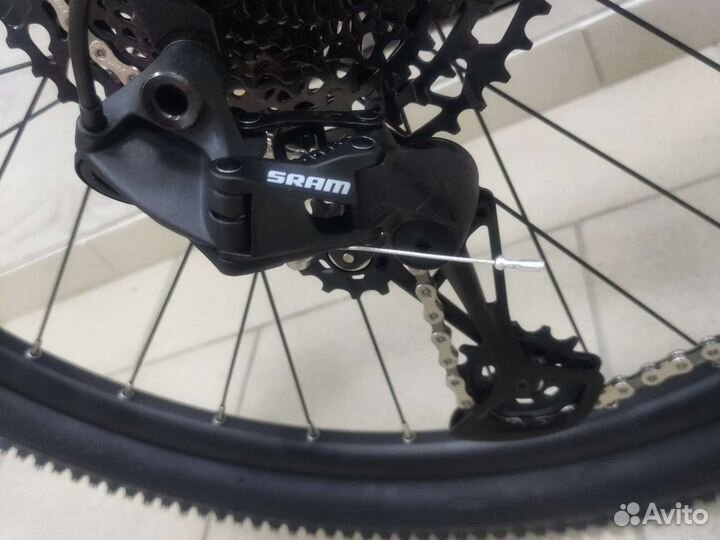 Велосипед 27,5 12 скоростей Sram SX