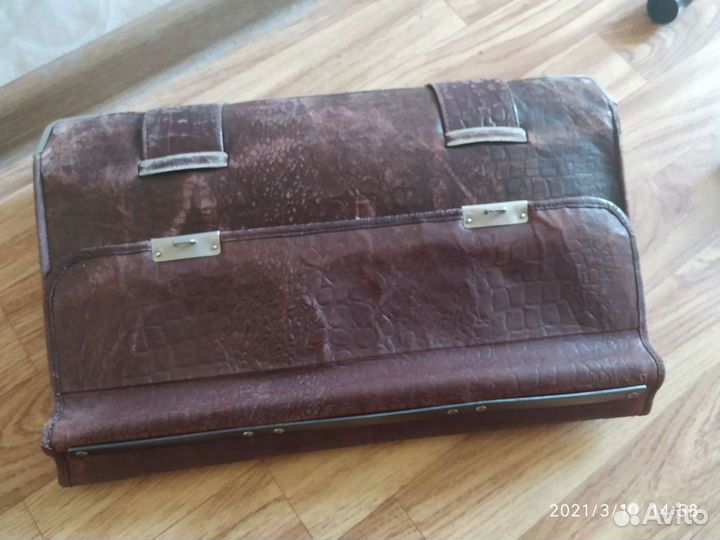 Портфель 20-30х+дамская сумочка клатч 40х