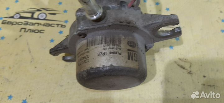 Насос вакуумный Opel Astra J