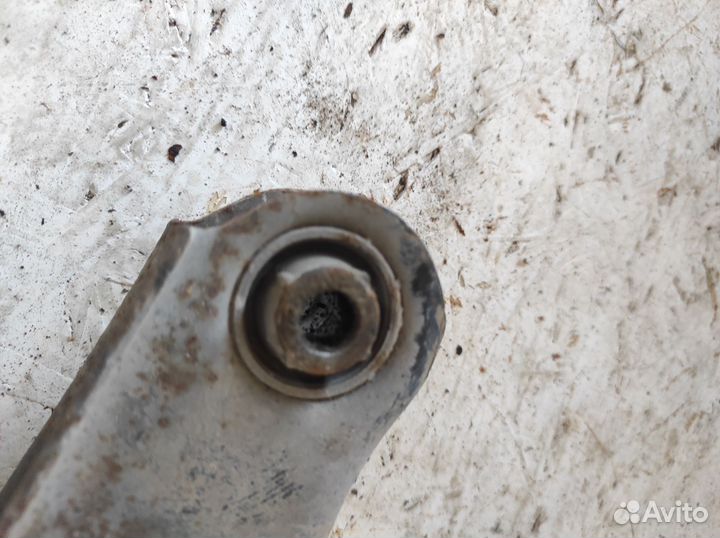 Рычаг задний правый mitsubishi lancer 10