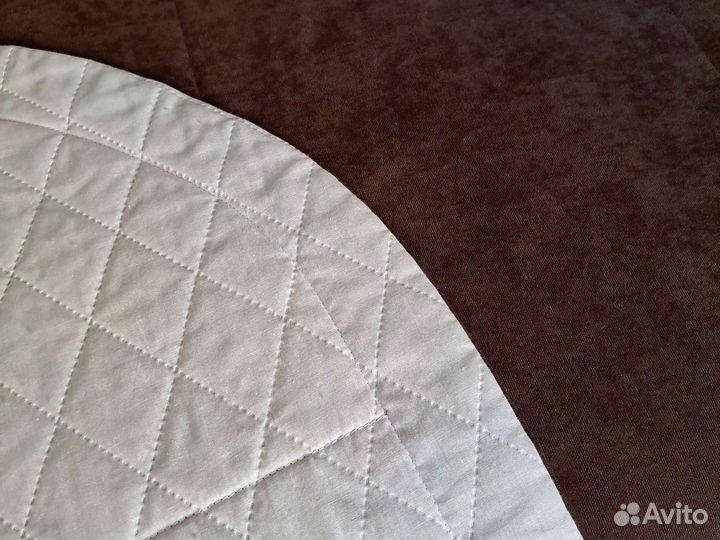 Покрывало на кровать с декоративными подкшками