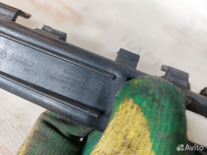 Кронштейн заднего бампера правый Kia Sorento 2 XM