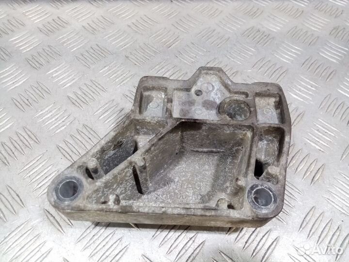 Б/У Кронштейн кпп#006