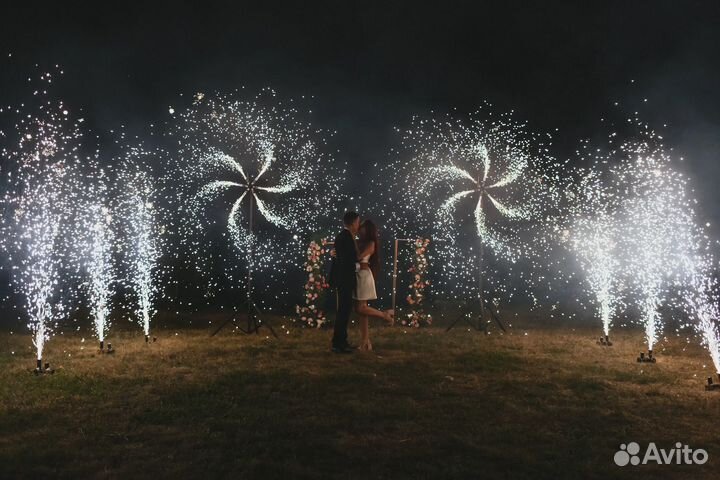Холодные фонтаны на свадьбу,вертушки,тяжелый дым