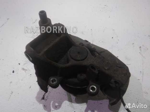 Кулак задний правый C100261A0