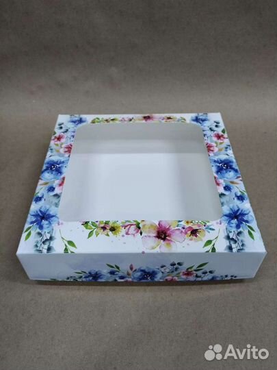 Коробка подарочная с окном