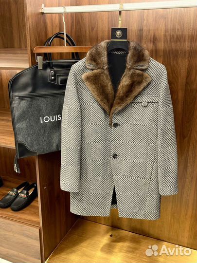 Пальто Louis Vuitton в наличии