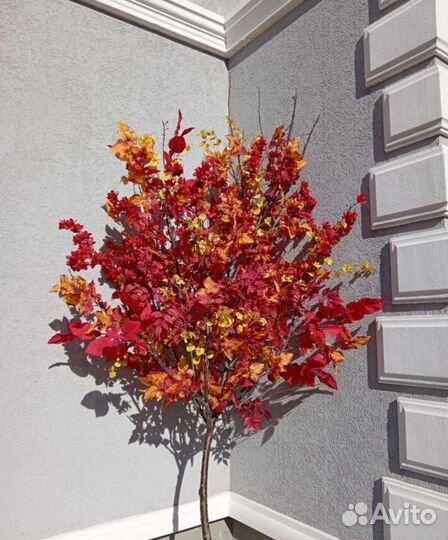 Искусственное дерево, оформление витрин и входа