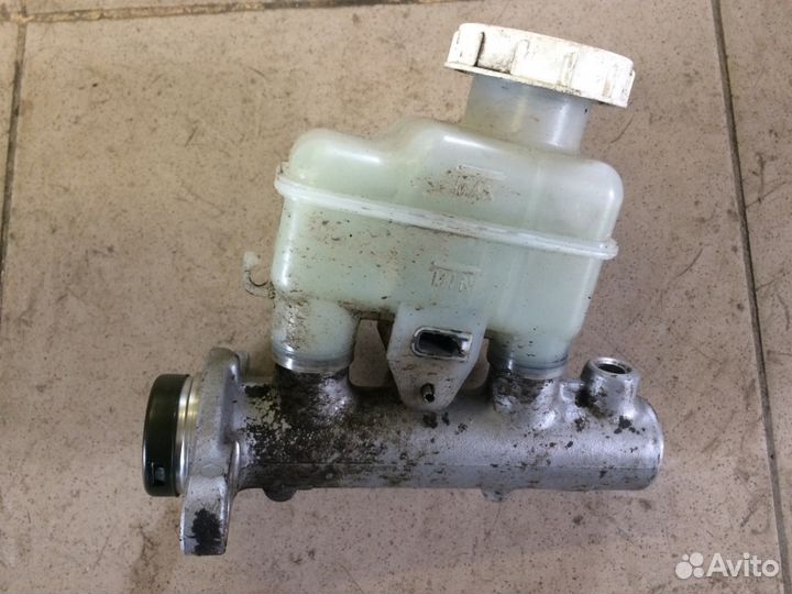 Цилиндр тормозной главный Lancer 9