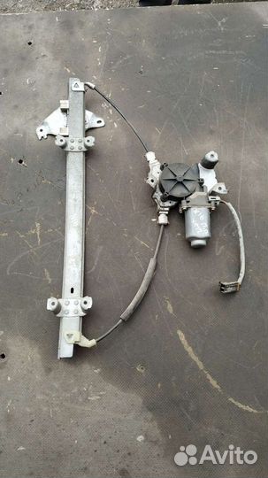 Передний правый стеклоподъёмник Ниссан Альмера n16