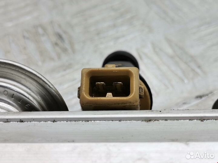 Форсунка бензиновая электрическая для Volvo S80 1