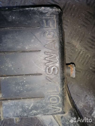 Корпус аоздушного фильтра Volkswagen golf 3