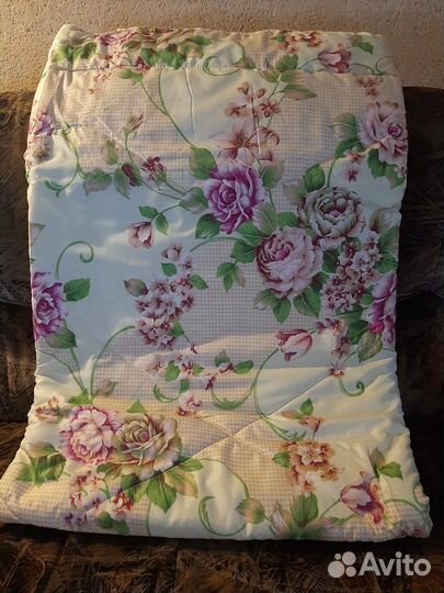 Одеяло: овечья шерсть и бамбуковое волокно