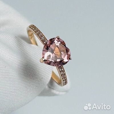 Золотое кольцо с фианитом 16р