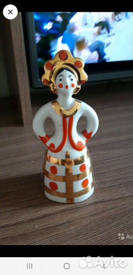 Статуэтка фарфор