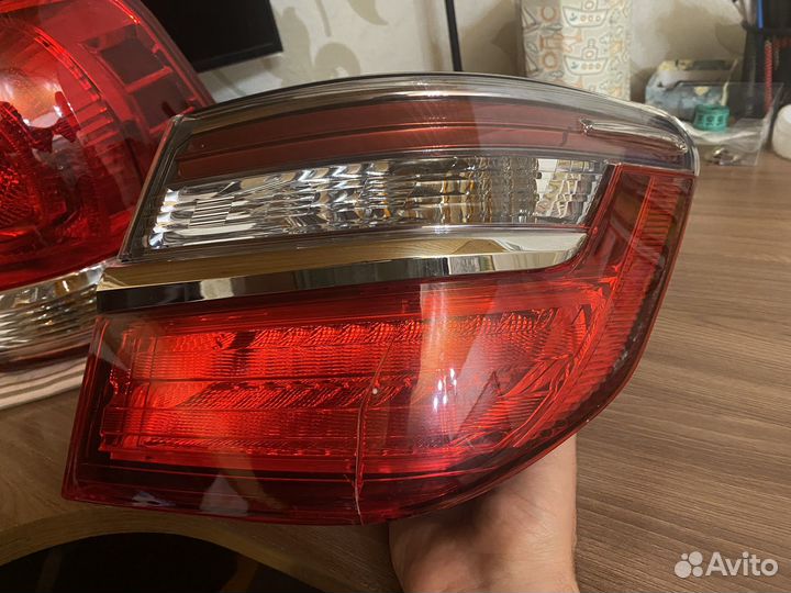 Задний правый фонарь Toyota Camry 55, LC200